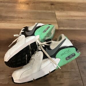 Nike women’s air max size 8.5 mint green and black